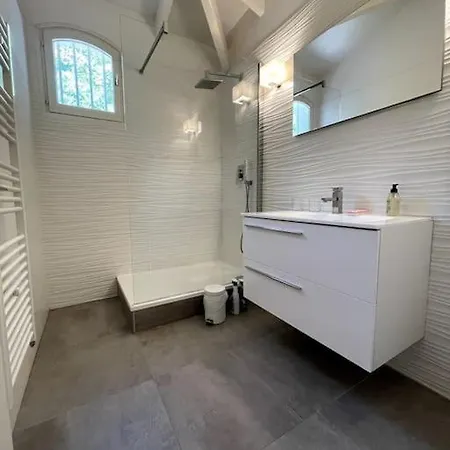 Belle Climatisee Calme Dans Un Domaine Prive Villa *